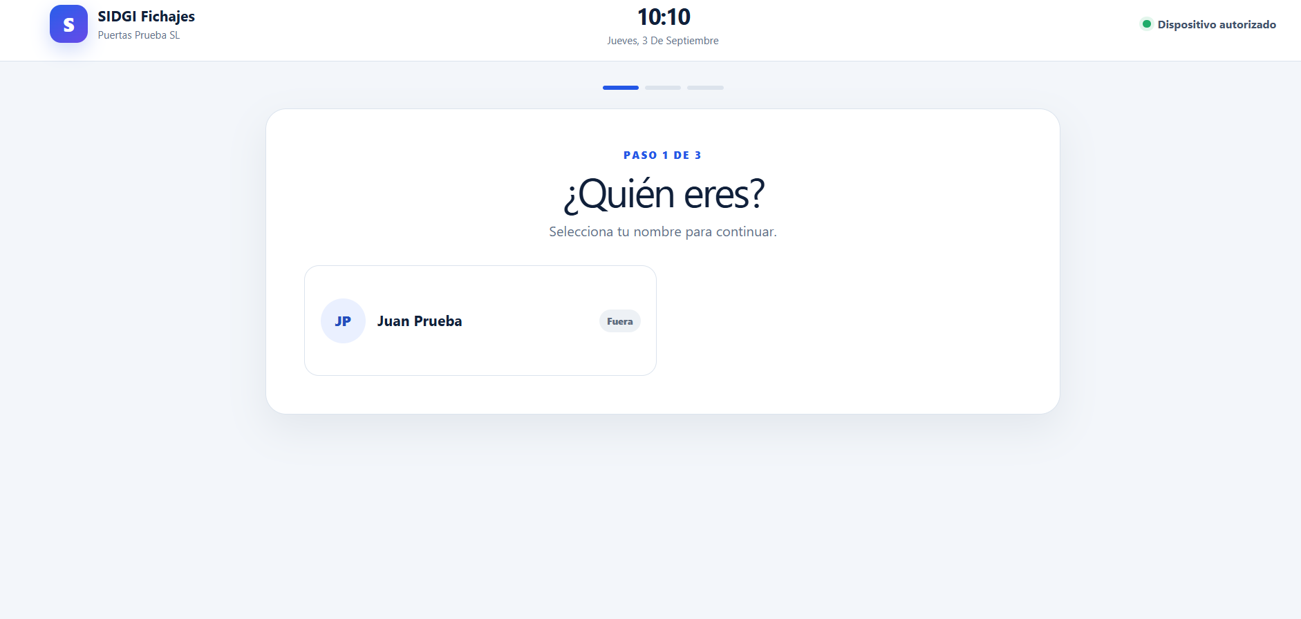 Pantalla de fichaje con PIN en la tablet compartida del negocio